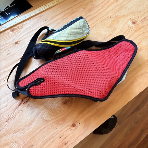 Salomon Ultra Insulated Belt Waist waterbottle pack pouch running hiking skiing - Picture 5 of 6